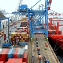 carga en puerto containers
